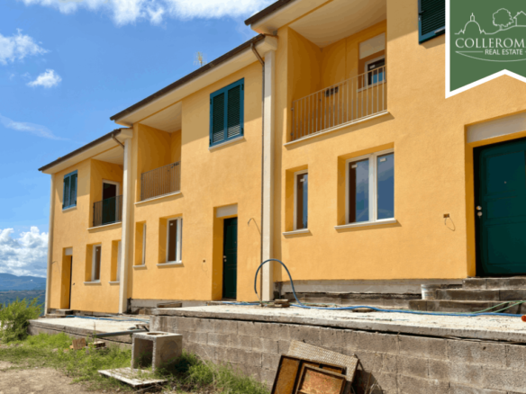 Villini a schiera nuova costruzione fronte